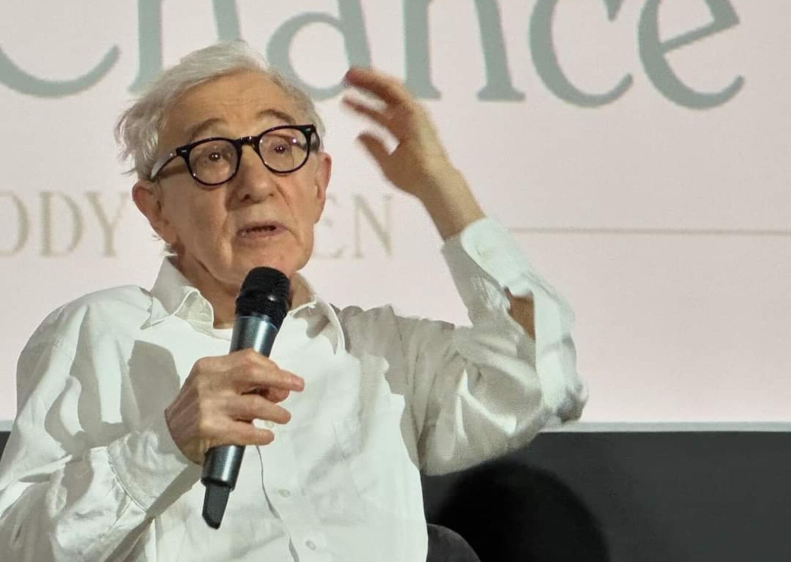 Woody Allen chega aos 90 com fôlego de um artista incancelável