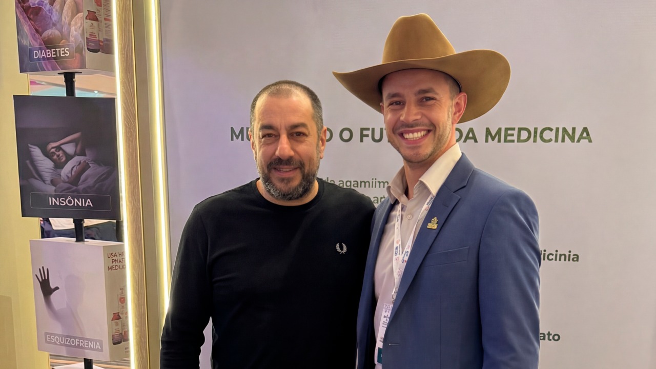 O primeiro artista brasileiro a lan�ar uma linha de cannabis