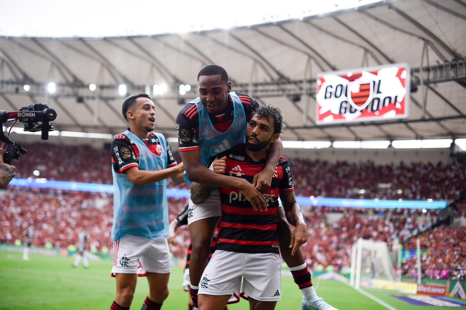 Flamengo faz 3x1 no Atltico Mineiro e encaminha ttulo da Copa do Brasil