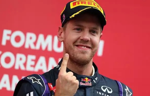 Tetracampeão Sebastian Vettel anuncia aposentadoria na F-1