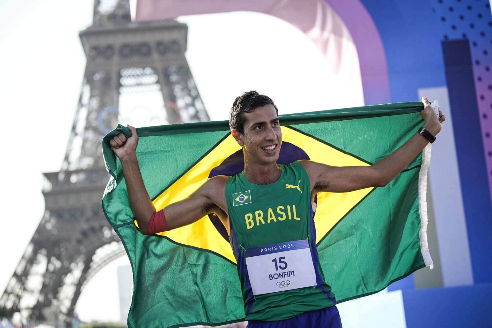 Caio Bonfim conquista medalha de prata na marcha atltica das Olimpadas de Paris