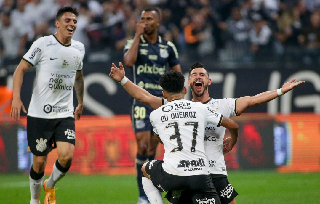 Corinthians faz 4x0 no Santos e praticamente define classificação