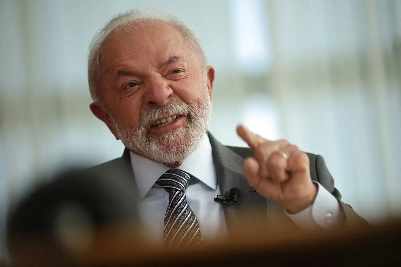 'Nunca fui esquerdista', diz Lula a presidente do FMI durante reuni�o do G7
