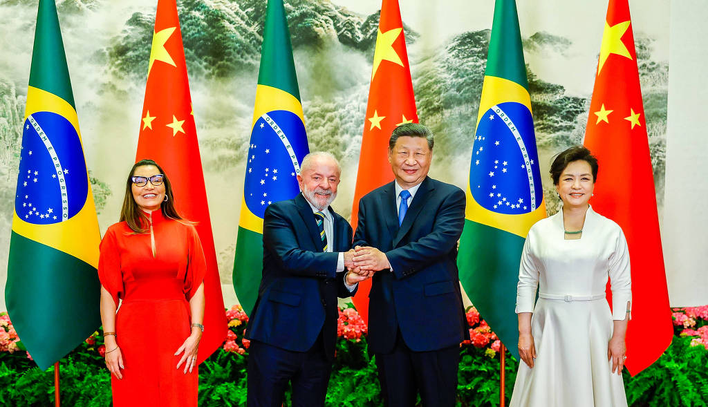 Lula diz a ministros em avio na volta da China que vazamento contra Janja foi 'inadmissvel' e 'desleal'