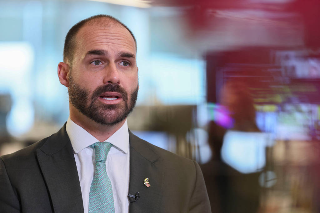 Eduardo Bolsonaro fala em lanar candidatura ao Planalto mesmo dos EUA para minar Tarcsio