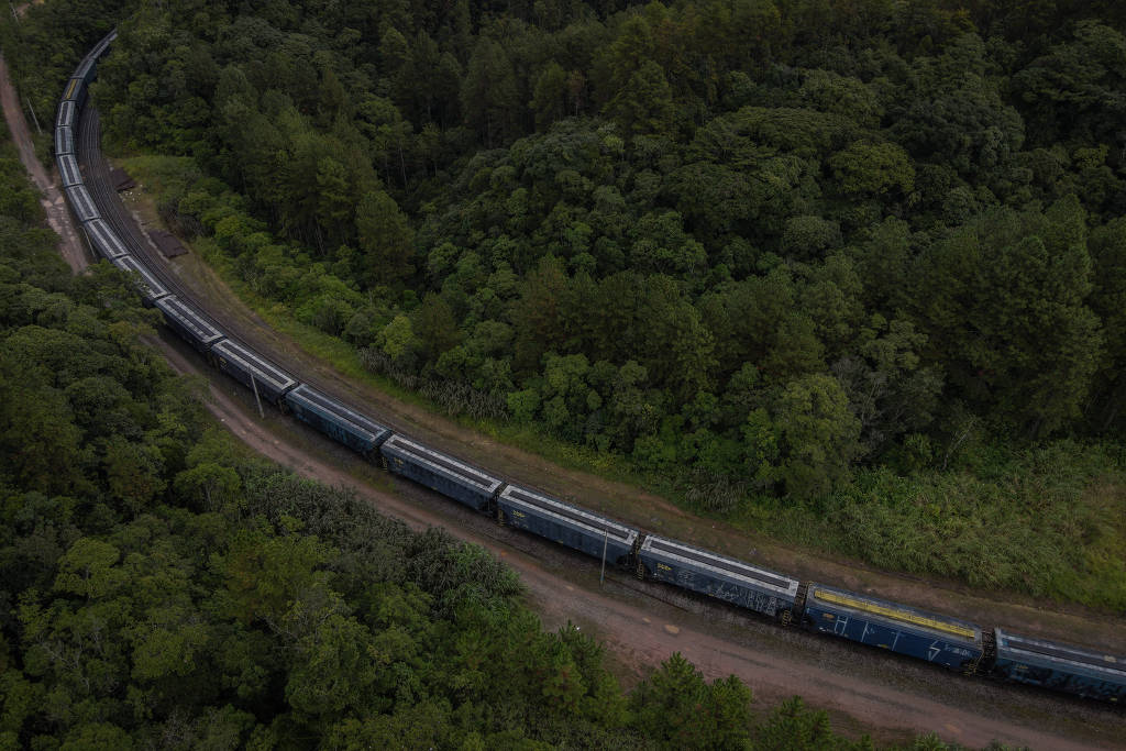 TCU v� buraco de R$ 1,4 bilh�o e mant�m suspens�o de ferrovia