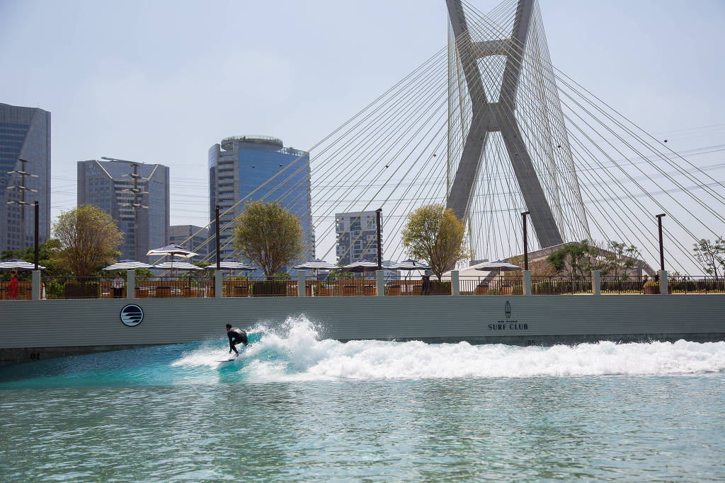 Marginal Pinheiros ganha dois clubes com piscinas de surfe e mensalidade de até R$ 3.300
