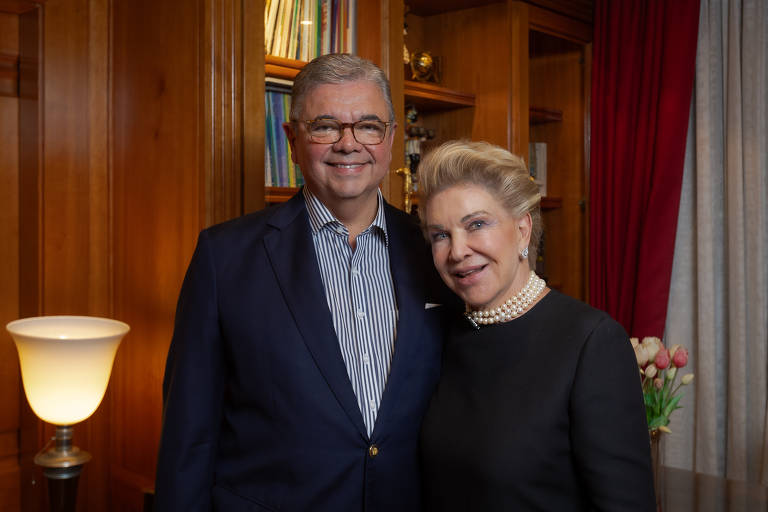 Marta Suplicy recebe convidados em jantar em homenagem a ex-ministro Moreira Franco