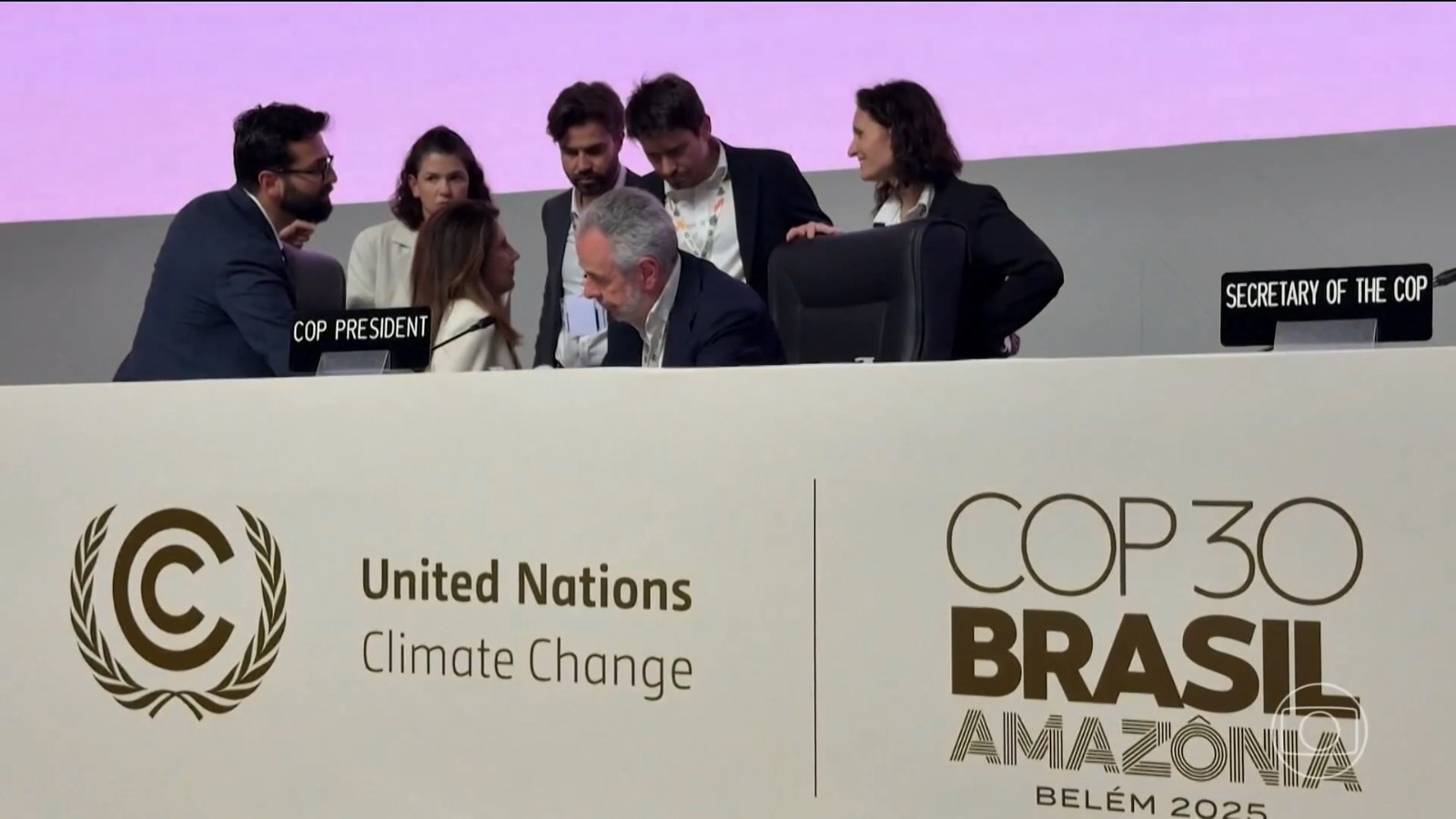 COP30 termina sem plano para substituir combustveis fsseis, mas com acordo para triplicar financiamento a pases pobres