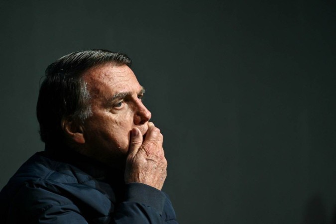 Bolsonaro compartilha vdeo de Maral com aliados, que veem indireta para Nunes