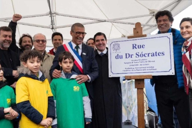 Prefeito da Frana: ''Ou  Socrtes ou  Neymar, democracia ou ditadura''