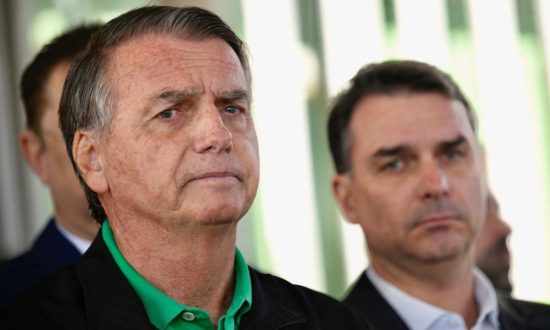 Com Lula favorito, Fl�vio Bolsonaro desidrata a candidatura de Tarc�sio, por Luiz Carlos Azedo
