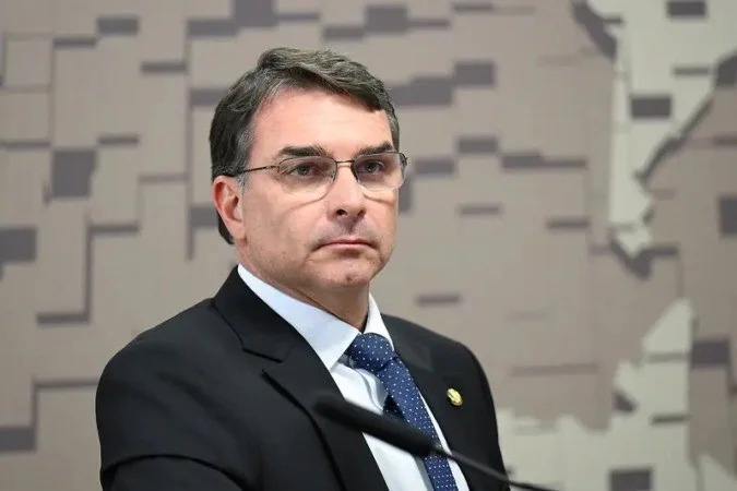 Federa��o PP-Uni�o sinaliza neutralidade e amea�a plano eleitoral de Fl�vio