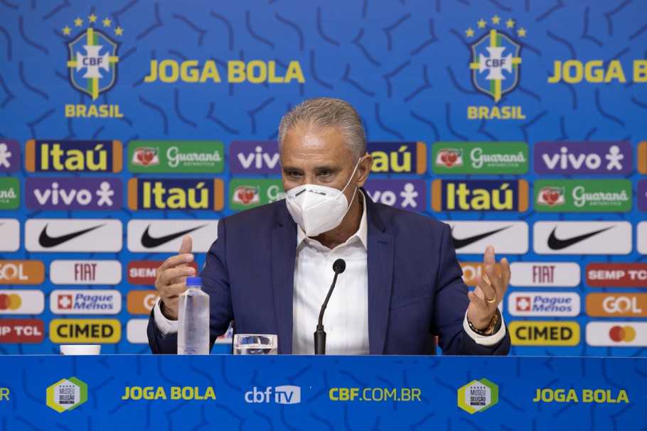 Seleo Brasileira se junta a protestos contra Copa Amrica