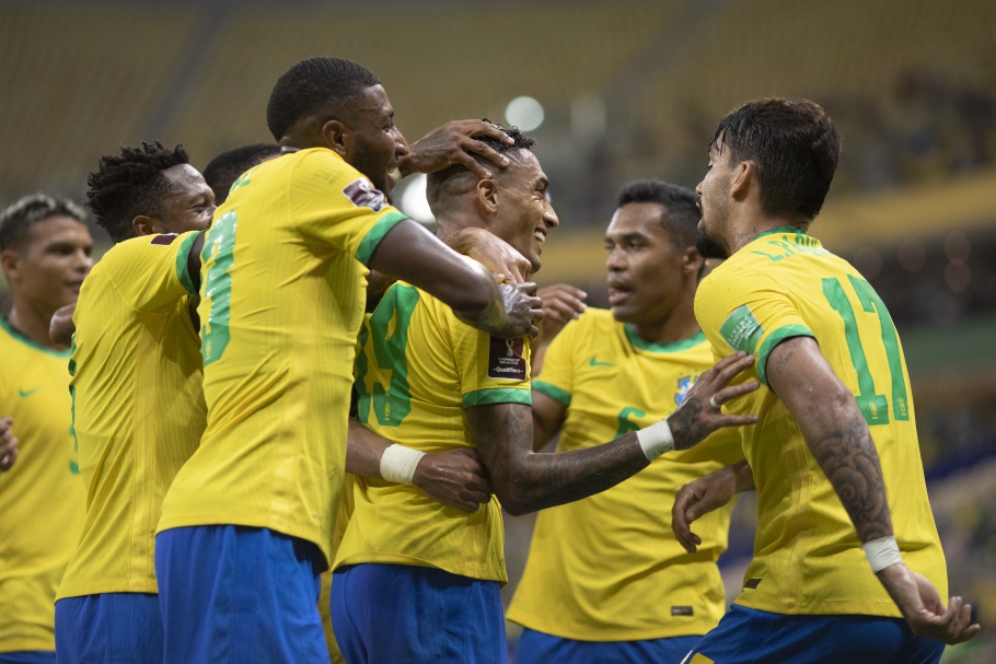 Seleo brasileira goleia um frgil Uruguai por 4x1