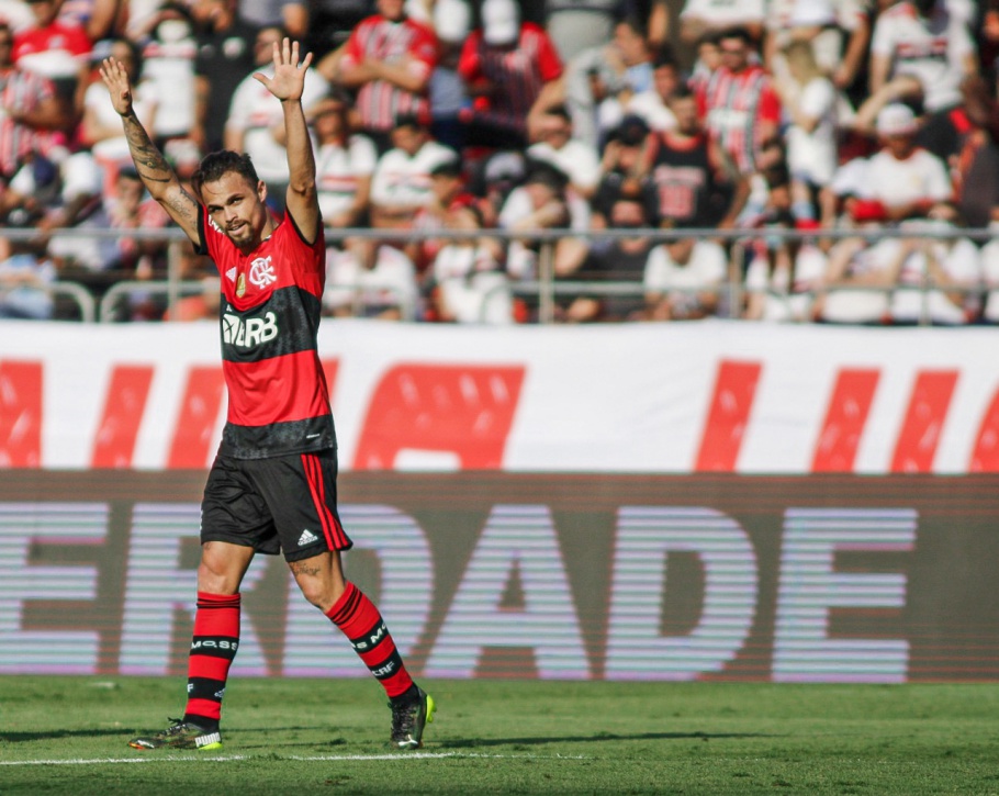 So Paulo  goleado pelo Flamengo; Palmeiras perde
