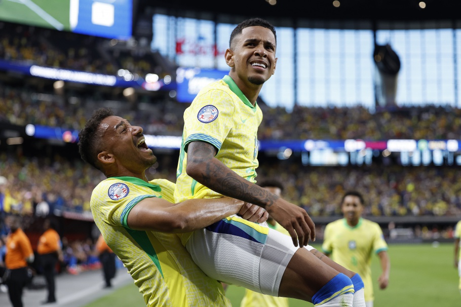 Com goleada sobre o Paraguai e show de Vini Jr., Brasil passa de fase na Copa Amrica