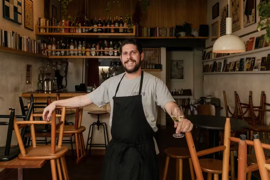 Pedro Forato  eleito Chef Revelao pelo Prmio SP Gastronomia 2024