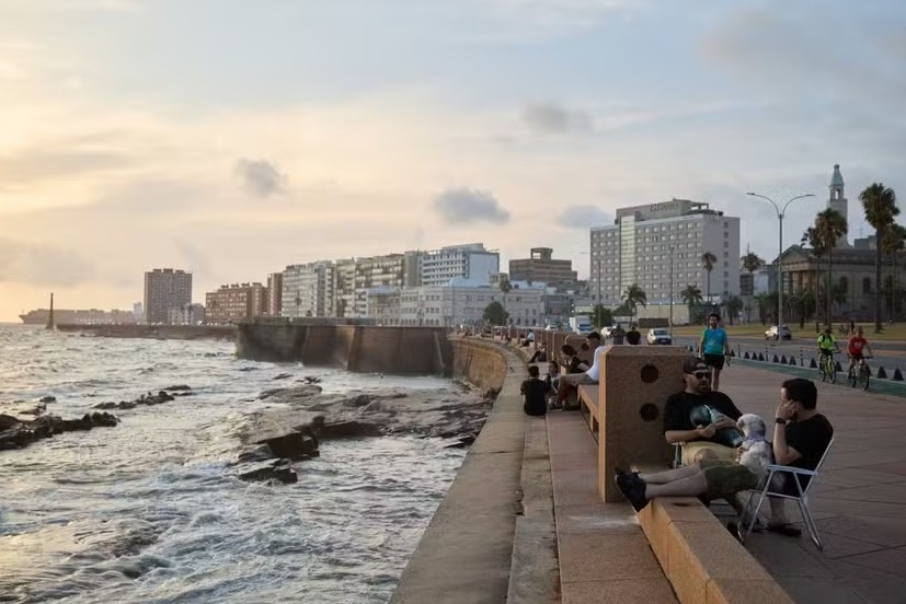 As muitas faces de Montevidu a partir de um passeio quase sem fim por La Rambla