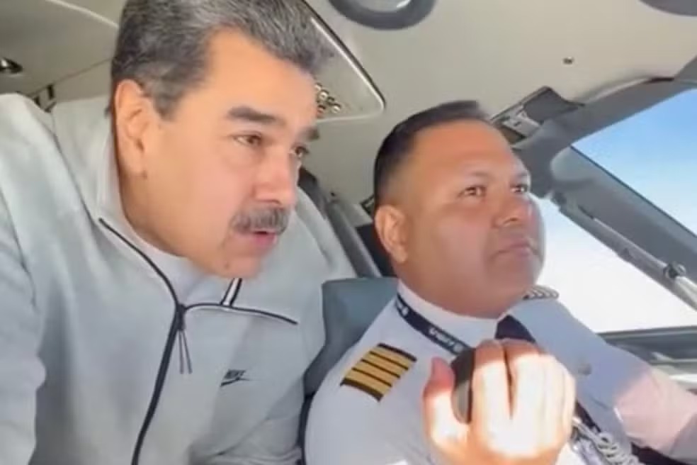 Traio no ar: EUA quase convenceram piloto de avio presidencial a entregar Maduro, diz agncia