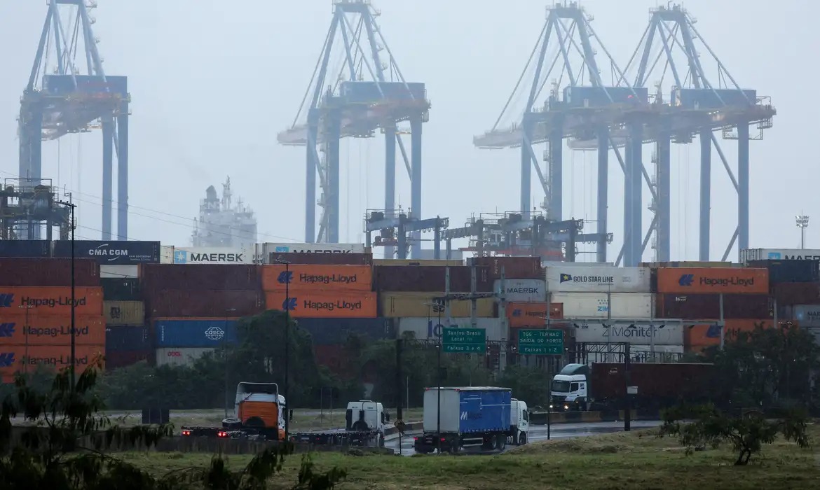 Empresas atingidas por tarifa�o e guerras ter�o R$ 13,5 bi em cr�dito