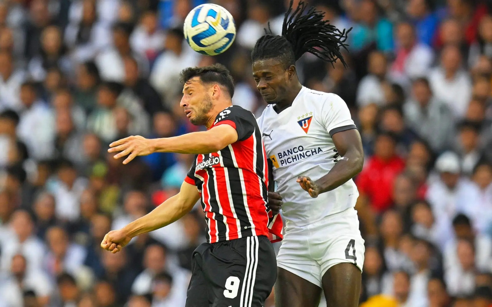 So Paulo  surpreendido pela LDU no Equador, e ter que reverter o quadro no Morumbi