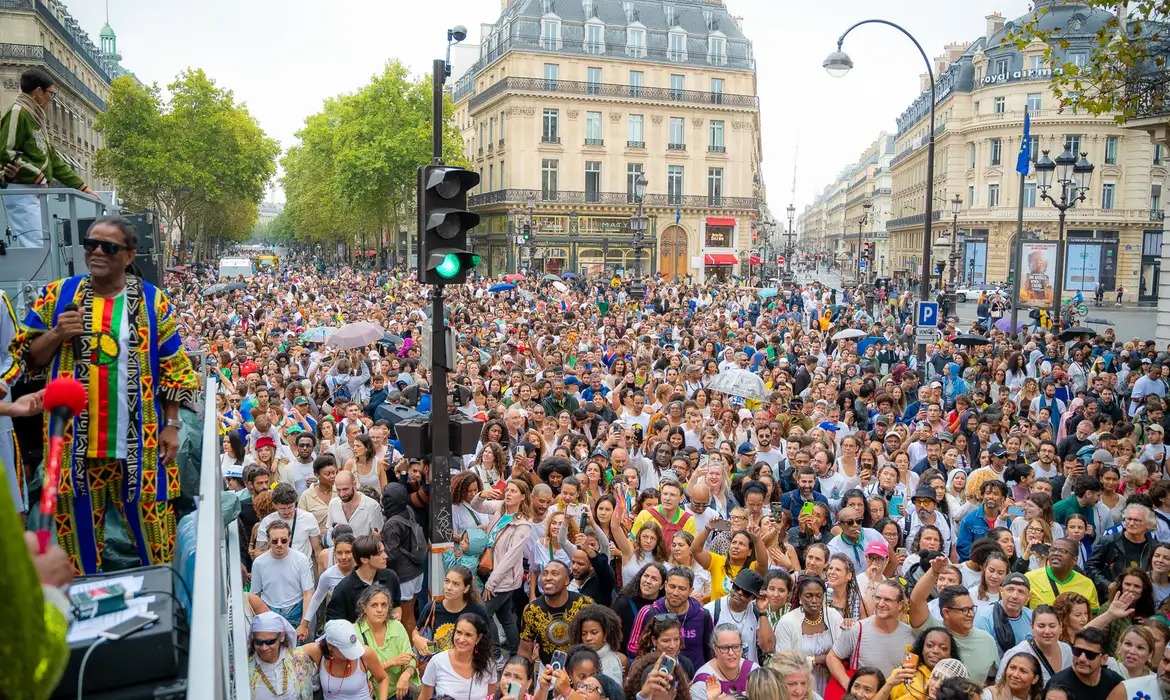 Cultura afro-brasileira  celebrada em Paris com Lavagem de Madeleine