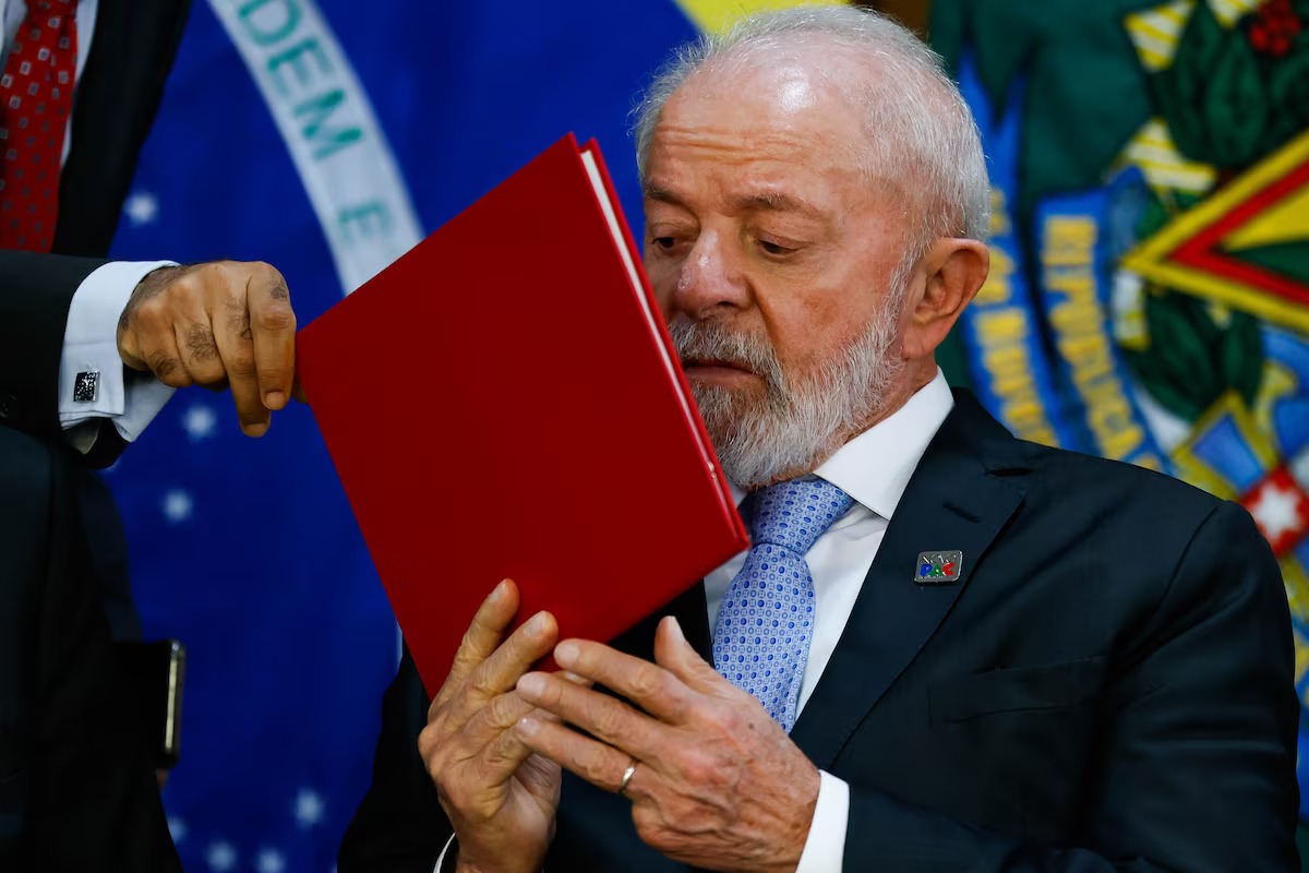 Diversos componentes esto se combinando para formar uma s crise para o governo Lula