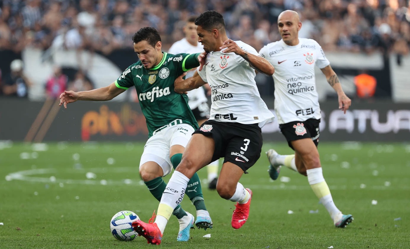 Corinthians e Palmeiras empatam no Derbi; líder Botafogo perde