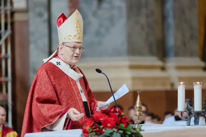 Pter Erd, o cardeal hngaro que desponta no conclave do Vaticano