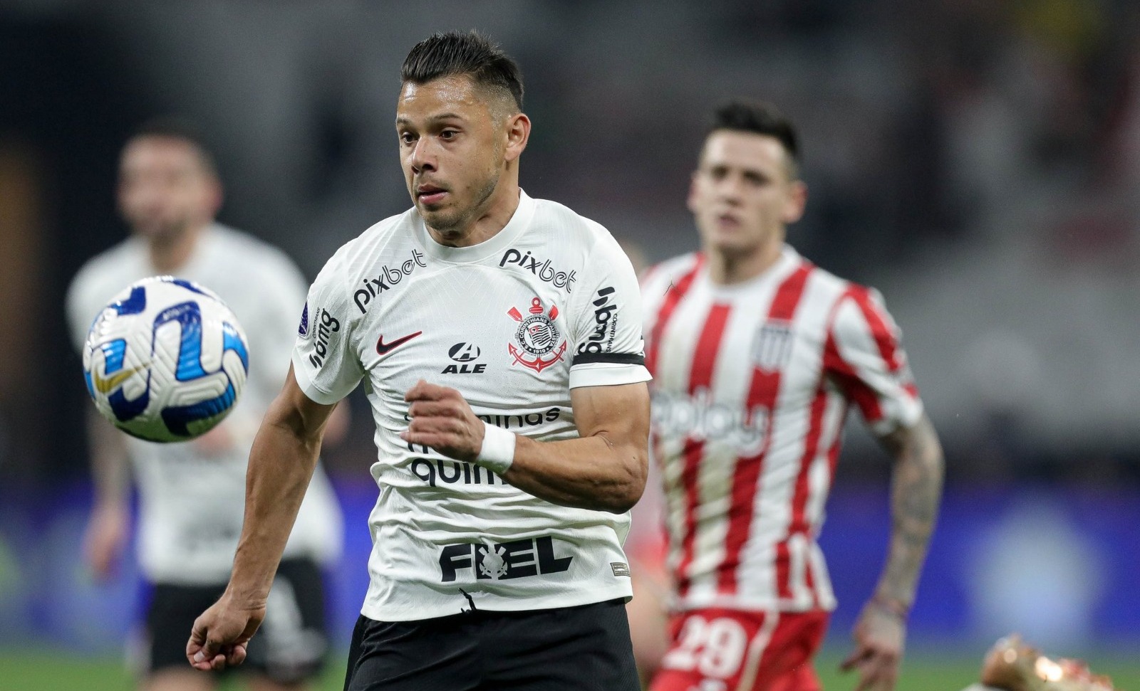Corinthians abre na Argentina semana decisiva na Copa Sul-Americana