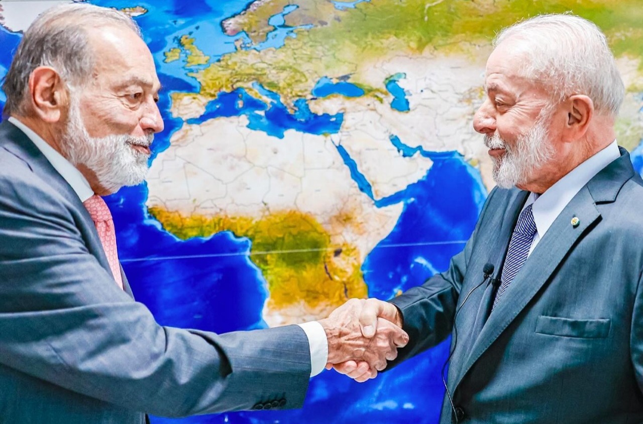 Lula recebe a visita do empresrio Carlos Slim, do Grupo Amrica Mvil, que anuncia investimentos