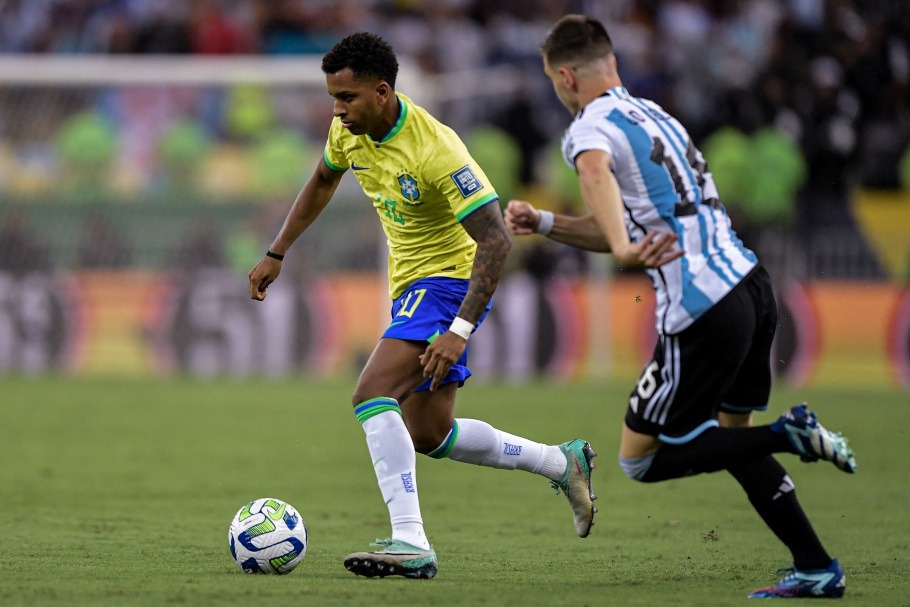 Em noite de pancadaria nas arquibancadas, Brasil perde de 1x0 para a Argentina