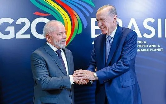 Lula telefona a Erdogan, debate coopera��o em defesa e confirma ida � COP31