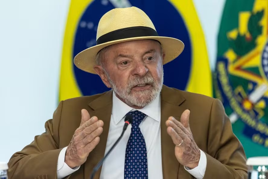 Lula decide endurecer o tom sobre suspeitas envolvendo Lulinha em tentativa de se afastar de desgaste eleitoral do caso