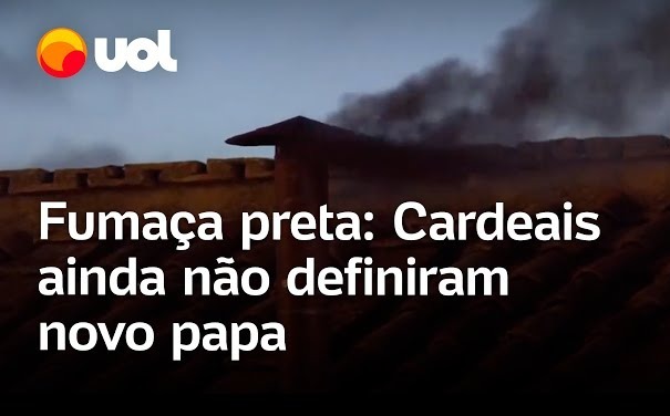 Conclave: fumaa preta indica que cardeais no escolheram novo papa