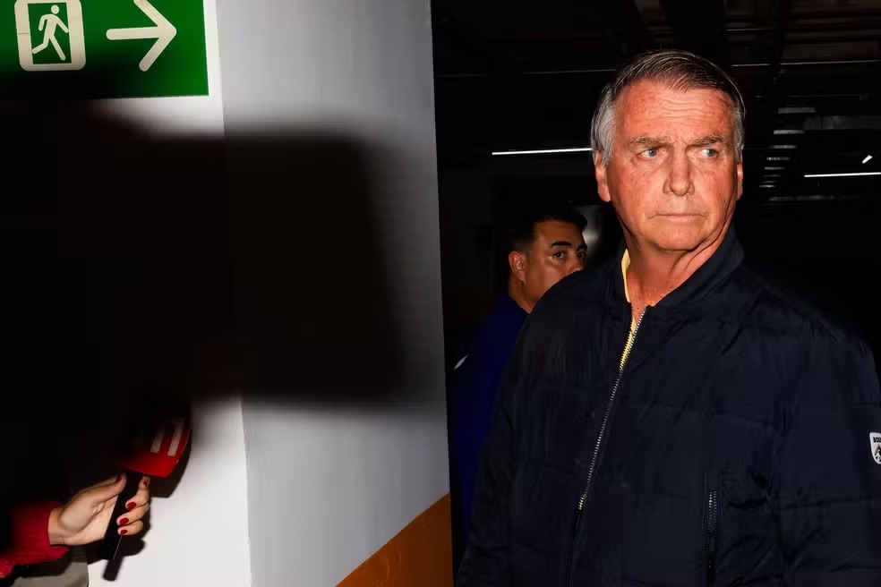 Moraes decreta priso domiciliar de Jair Bolsonaro por descumprimento de medida cautelar