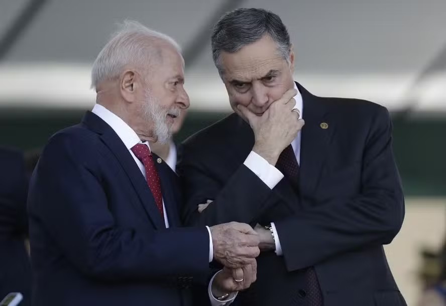 Lula no atendeu ligao de Barroso depois do pedido de aposentadoria do ministro