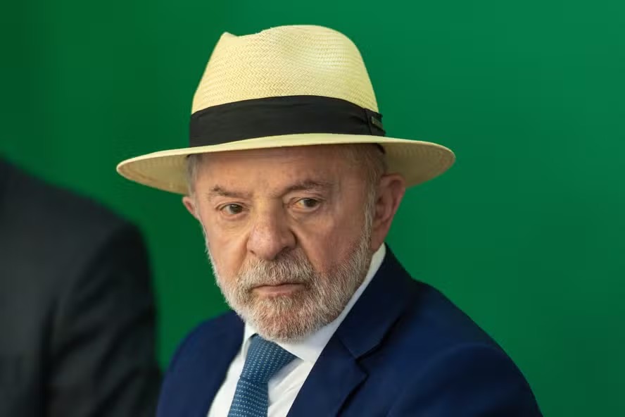 Lula promete novo tratamento a banqueiros que foram a jantar com Flávio Bolsonaro