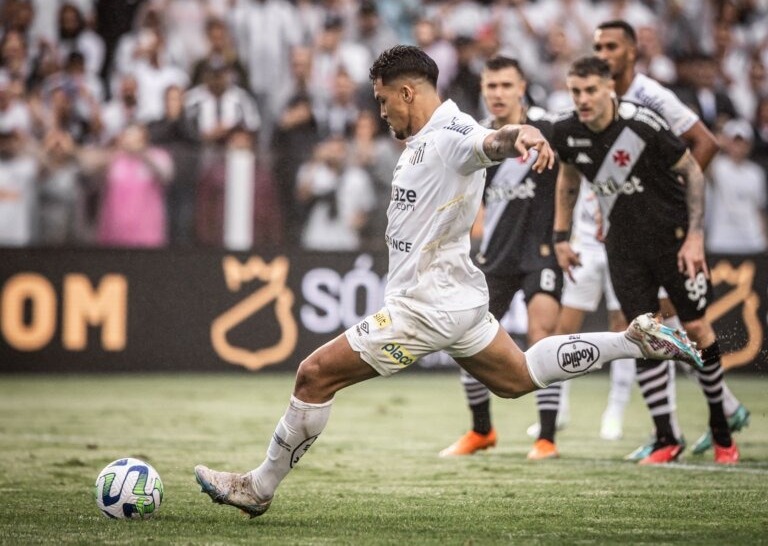 Santos goleia o Vasco na Vila e RB Bragantino surpreende Palmeiras
