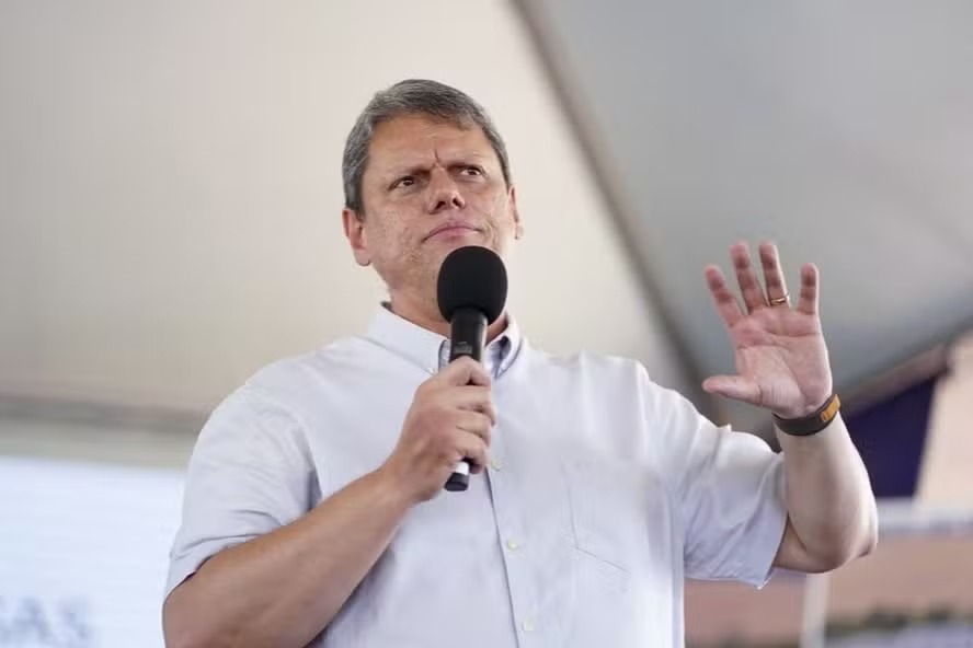 'Jogo Poltico': Tarcsio de Freitas j imagina os palanques pelo Brasil, mas So Paulo tem n a desatar
