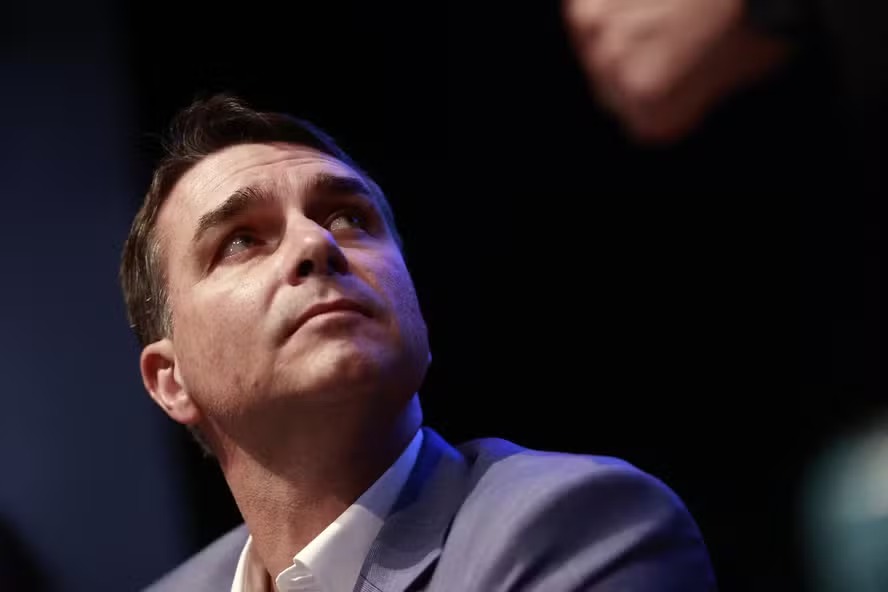 Candidatura de Fl�vio resiste ao primeiro teste?