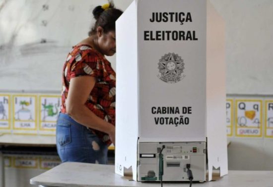 Suposto assdio e queda nas pesquisas provocaram troca de ministras, por Luiz Carlos Azedo