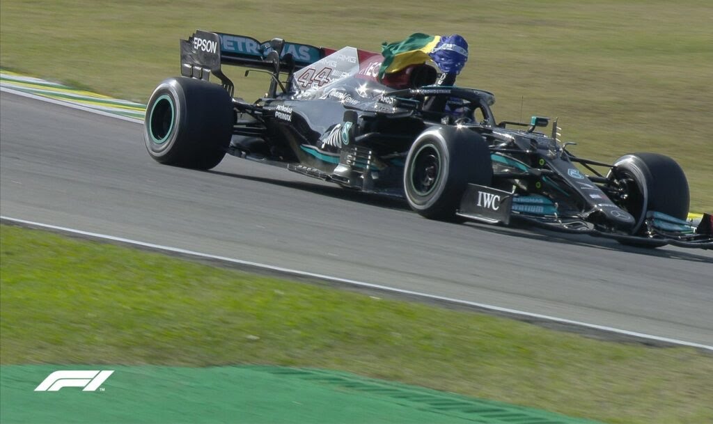 Lewis Hamilton vence F-1 e levanta torcida em So Paulo