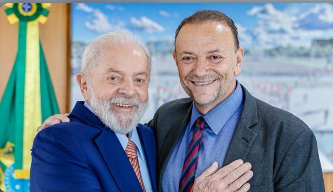 Candidato de Lula vence disputa pelo PT nacional e comandar sigla at 2029