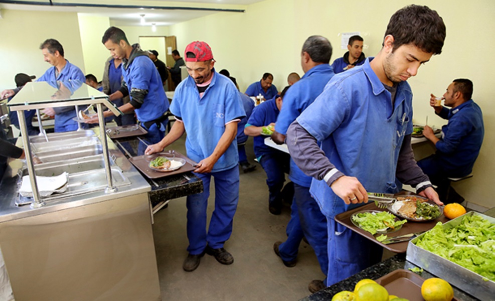 Bolsonaro quer retirar vale alimentao de 22 milhes de trabalhadores