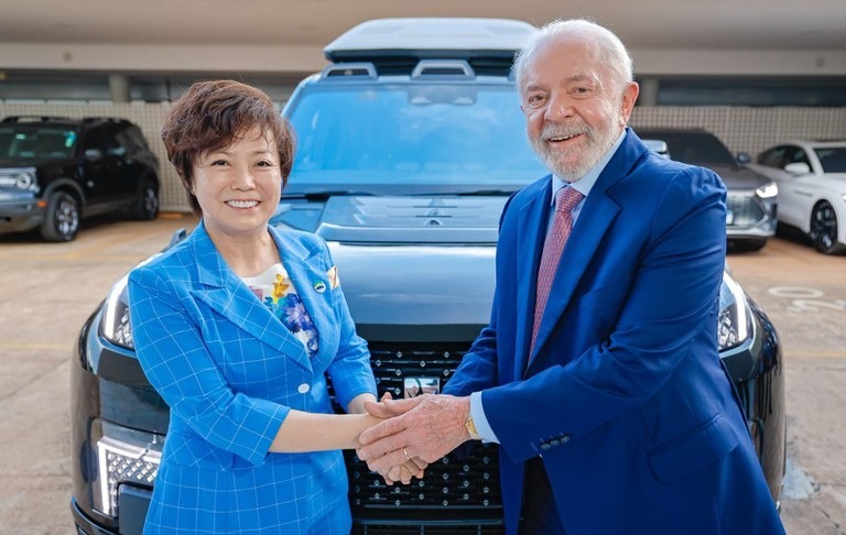 Presidente Lula recebe em Braslia Stella Li, VP mundial da BYD