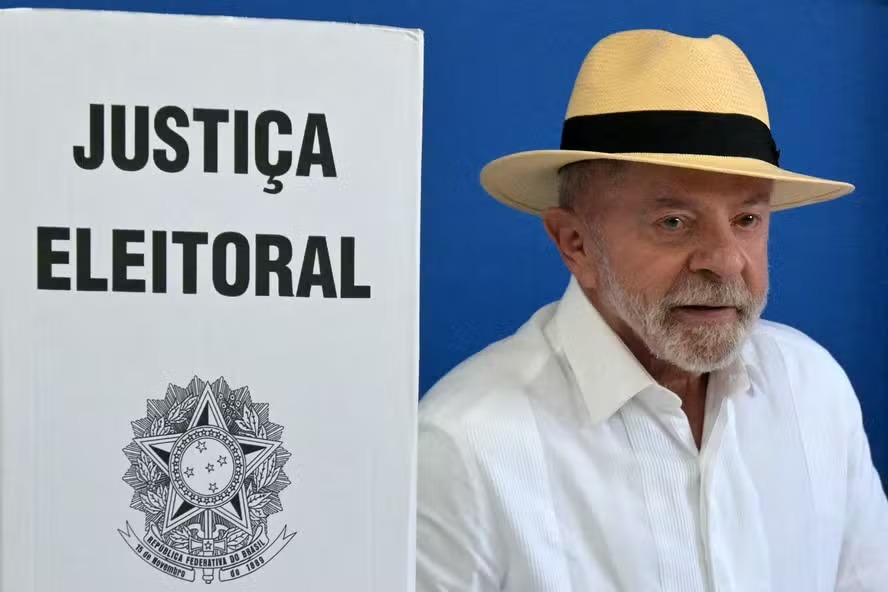 Lula cogita mudar time de marketing e chamar Jo�o Santana para o segundo turno de sua campanha