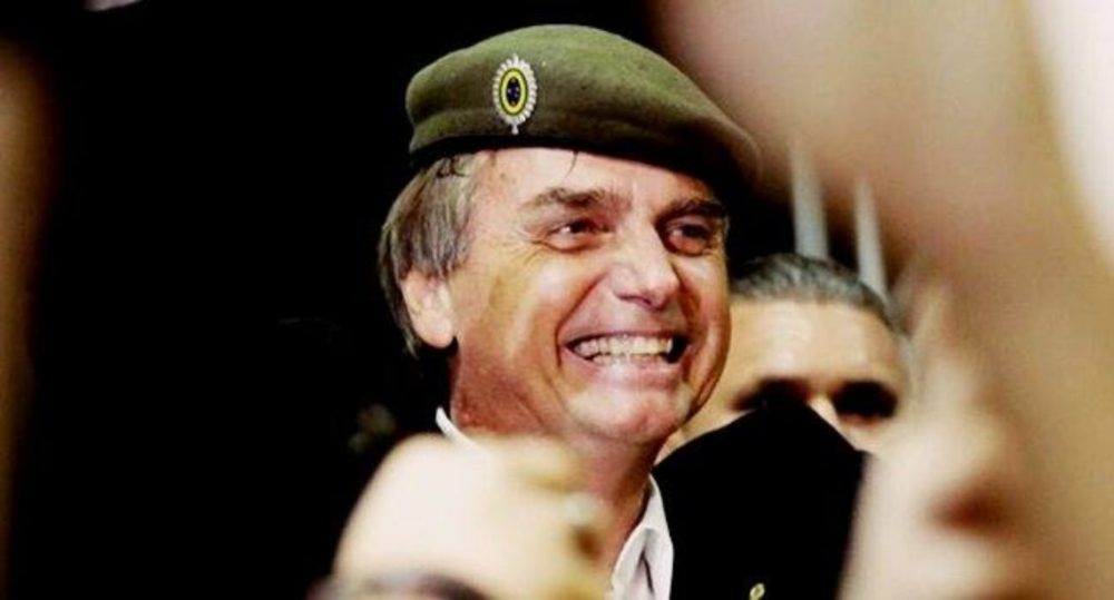 Elio Gaspari diz que Bolsonaro não conseguirá dar golpe se perder feio para Lula