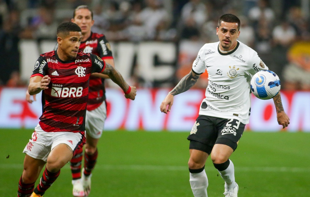Flamengo sai na frente do Corinthians nas semifinais da Libertadores